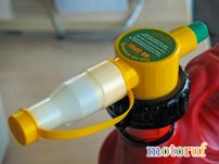 No-Spill-Einfüllsystem Auto.